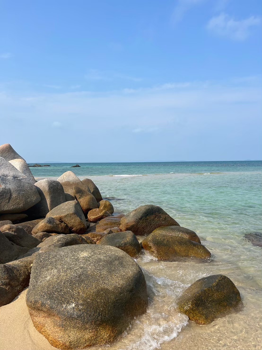 Пляж танцующей девушки